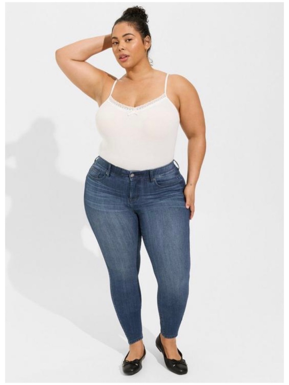 Torrid Premium Women’s 22 Short High Rise Jeans Bombshell Skinny Stretch Denim